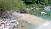 Številni se sprašujejo, kaj prinaša umazan hudournik. 