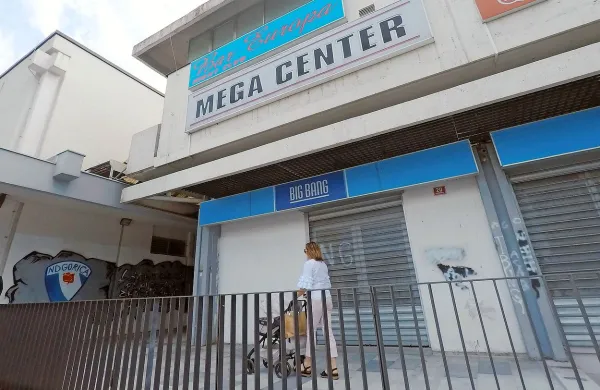 Prostore le lučaj od Bevkovega trga bi po mnenju nekaterih bolje 
kot s tržnico lahko izkoristili s kakšno drugo vsebino. 