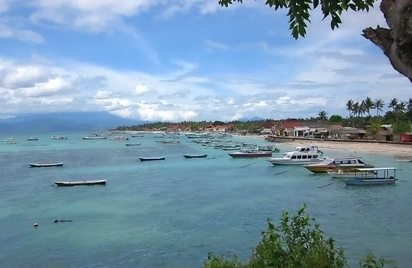 Na otoku Lombok je zaradi potresov več kot 156.000 ljudi ostalo 
brez strehe nad glavo.