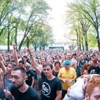 Punkerji opozarjajo na krivice v družbi. 