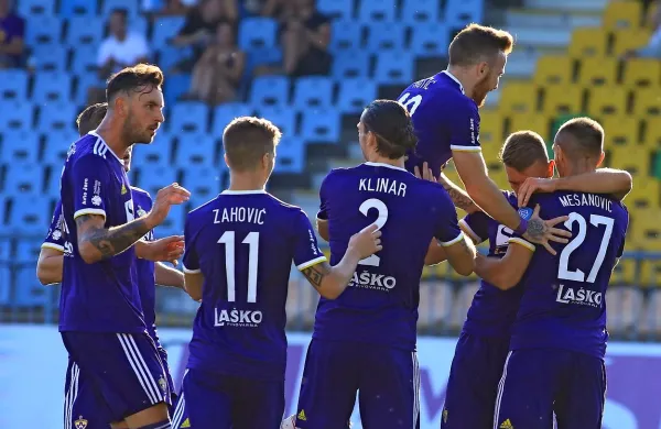 Maribor je v štirih tekmah domačega prvenstva zabil 15 golov, 
prejel pa je le dva.