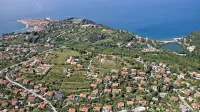 V piranski občini je le redko katera hiša zgrajena skladno z 
gradbenim dovoljenjem ali veljavnim  prostorskim aktom. 
