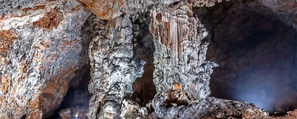 Kiklopa v jami Dimnica sta visoka 22 metrov in naj bi bila druga najvišja kapnika v Evropi. Višji je kapnik v jami na Sardiniji. 