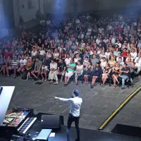 Klavirska eksplozija in iskanje obliža