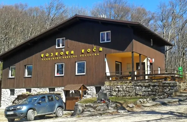 V Planinskem društvu Postojna pravijo, da bo obnovljena koča 
pomenila dodatno pridobitev za razvoj turizma v občinah Postojna in Vipava.