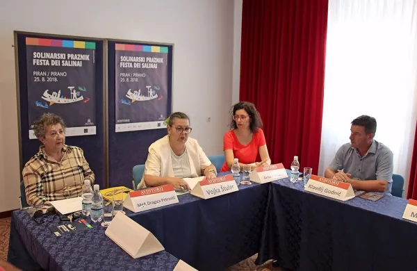 Solinarski praznik so včeraj napovedali:  direktorica Avditorija 
Dragica Petrovič,  piranska podžupanja Vojka Štular, Barbara 
Jakomin, Avditorij Portorož, in  Klavdij Godnič (z leve).