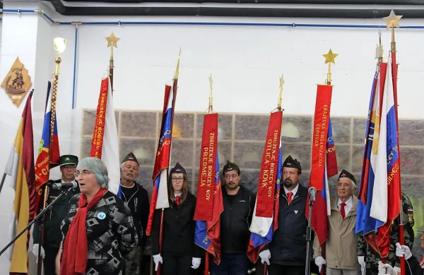 “Bodo zvezde še prisotne na prihodnjem slavju?” se je vprašala 
Jelušičeva in zbrane pozvala, naj se uprejo vsem totalitarizmom.