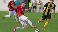 V ospredju je Marko Krivičić, v ozadju pa  Stefan Stevanović, ki je 
sprožil zmagoviti strel na tekmi. 