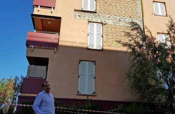 Direktor koprskega javnega stanovanjskega sklada Goran Malenić zagotavlja, da bodo pročelje 
popravili čim prej in medtem pregledali še fasade na drugih bližnjih objektih, ki so  v njihovi lasti.