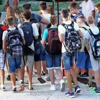  Za uspešno šolanje je potrebna primerna vzgoja, ki zajema tudi 
nevsiljiv nadzor, spodbude, pohvale in samostojnost. 