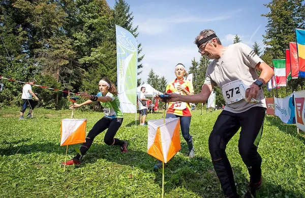 Orientacijski tekači so se soočali z raznolikimi tereni. 