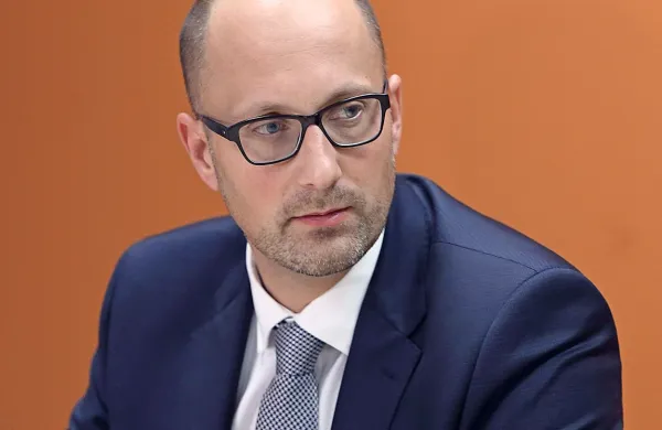 Nadzorniki  Luke, ki jih vodi Uroš Ilić (na fotografiji), bodo danes 
obravnavali polletne  rezultate podjetja.
