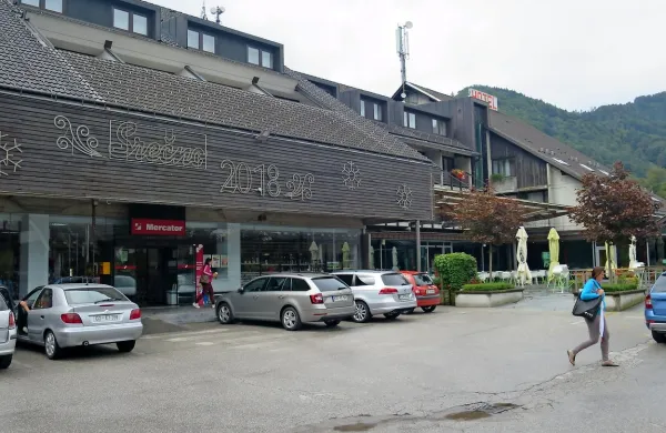 Selitev blagovnice iz hotelskega kompleksa je temeljni pogoj za začetek obnove Hotela Cerkno s termami.
