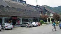 Selitev blagovnice iz hotelskega kompleksa je temeljni pogoj za začetek obnove Hotela Cerkno s termami.