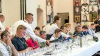 Stopnjevanje od svežih do maceriranih briških rebul v Vili Vipolže.