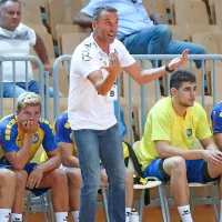 Trener Peter Mičović v prvi tekmi na klopi koprskega kluba ni 
izgubil. A niti zmagal!
