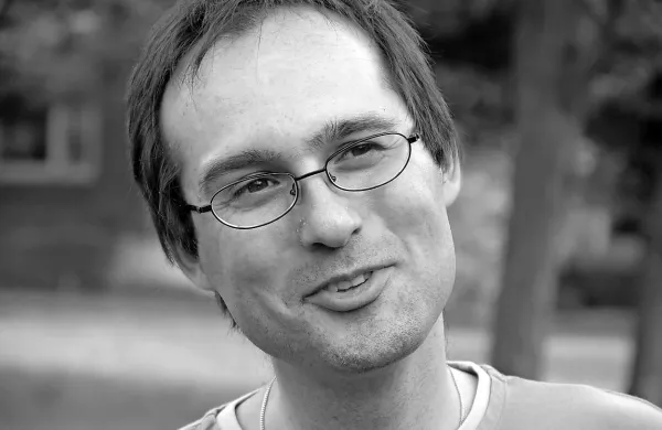 Dr. Marcello Potocco je literarni komparativist, literarni teoretik, pesnik in prevajalec. Dela na  Oddelku za slovenistiko Fakultete za humanistične študije Koper$@.

