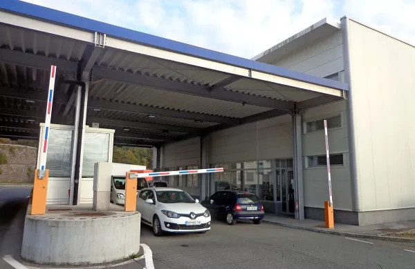 Mednarodni mejni prehod Jelšane je ena od treh lokacij na meji s 
hrvaško, kjer namerava država postaviti sprejemno registracijski 
center.