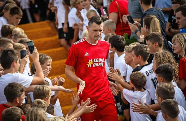 Milivoje Novaković, novi tehnični vodja strokovnega štaba A 
reprezentance, se je po lanskem slovesu od aktivnega igranja 
pojavil tudi na sobotni prireditvi v Biljah.
