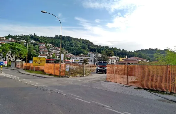 V Lidl Slovenija pravijo, da bodo trgovino odprli čez nekaj 
mesecev, in zagotavljajo, da bo dostop do nje varen. 