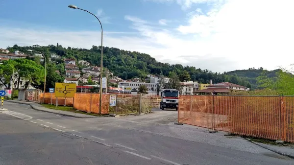 V Lidl Slovenija pravijo, da bodo trgovino odprli čez nekaj 
mesecev, in zagotavljajo, da bo dostop do nje varen. 