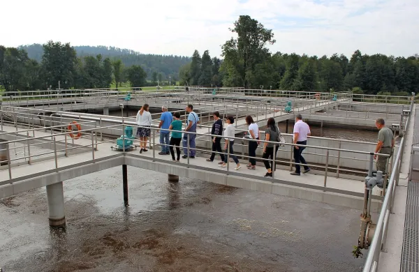 V Postojni so danes odprli prenovljeno centralno čistilno napravo, 
ki so jo zaradi različnih zapletov prenavljali več let. 