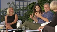 V atriju koprske televizije sta se zanimivo razgovorila pisatelja Mojca Kumerdej (levo) in Ilija Trojanow (ob njem prevajalka). 
