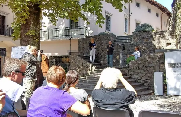 Gruzijski pesnik Šota Iatašvili je letošnji dobitnik kristala, ki ga v 
okviru literarnega festivala Vilenica podelijo avtorjem, predstavljenim v festivalskem zborniku. 