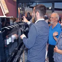 Prva slovenska vinska fontana v nesporni prestolnici Dežele refoška