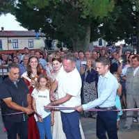 Prva slovenska vinska fontana v nesporni prestolnici Dežele refoška