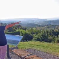 Prva slovenska vinska fontana v nesporni prestolnici Dežele refoška