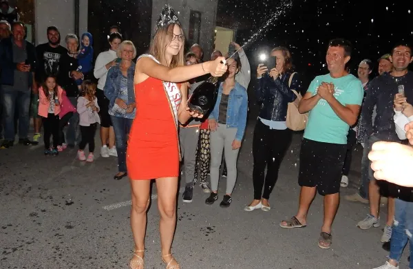 Kot se za slavje spodobi, ni šlo brez penine. 