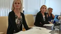 Reorganizacija CSD je bila vsebinsko in procesno zahteven proces, 
s katerim se je ukvarjalo veliko ljudi, trajal pa je več let, pravi  
ministrica v odhodu Anja Kopač mrak (v sredini). 