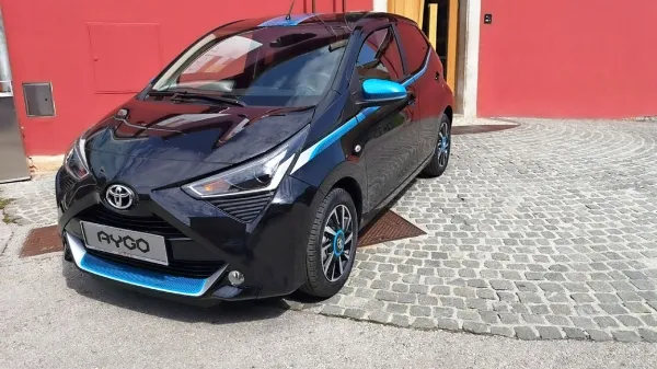Aygo je še vedno majhen in simpatičen avtomobilček.