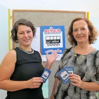 Ravnateljica OŠ Dušana Bordona Vesna Lavriša (desno) in šolska koordinatorka projekta Pešbus 
Nastja Rodela.