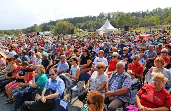 Proslave ob dnevu spomina na priključitev Primorske matični 
domovini že tradicionalno privabljajo veliko ljudi.