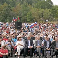 Z dvignjeno glavo v nov dan tudi danes
