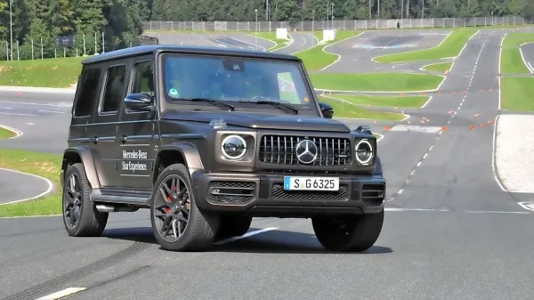 Oblika vozila kaže, da je Robertu Lešniku  ponovno uspelo. 