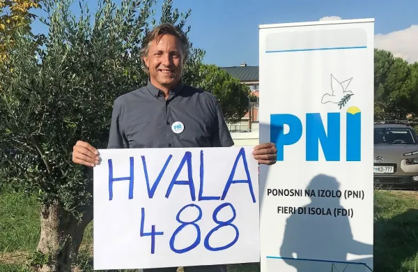 Za vložitev kandidature bi Komljancu zadoščala že nekaj več kot 
tretjina zbranih glasov.