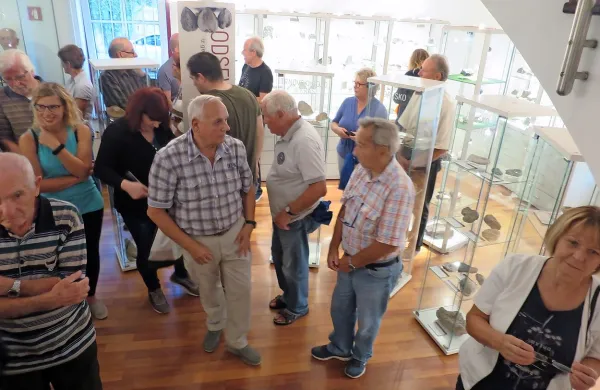 Gnečo na odprtju razstave Odsevi časa želi center  raztegniti na 
nekoliko boljši obisk skozi leto.