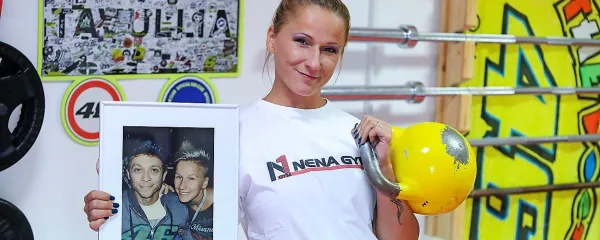Neni Cah v fitnesu na Škofijah poleg kettlebellov ves čas dela 
družbo tudi Valentino Rossi.