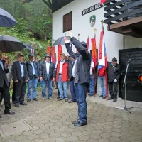 Moški pevski zbor iz Šempetra pri Gorici pod vodstvom Mirana 
Rustje.