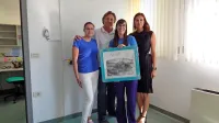 V Zdravstvenem domu Izola so zdravnici Jasmini Kapel (tretja z 
leve)  v petek simbolično predali ključe nove ambulante družinske 
medicine. Ob njej so na fotografiji še medicinska sestra Tjaša 
Resman, direktor ZD Izola Evgenij Komljanec in pomočnica 
direktorja za področje zdravstvene nege Maja Praček.
