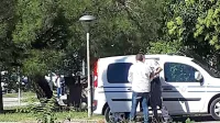 Pravosodna policista sta Italijana   odpeljala v pripor, v katerem  je že od aprila dalje.