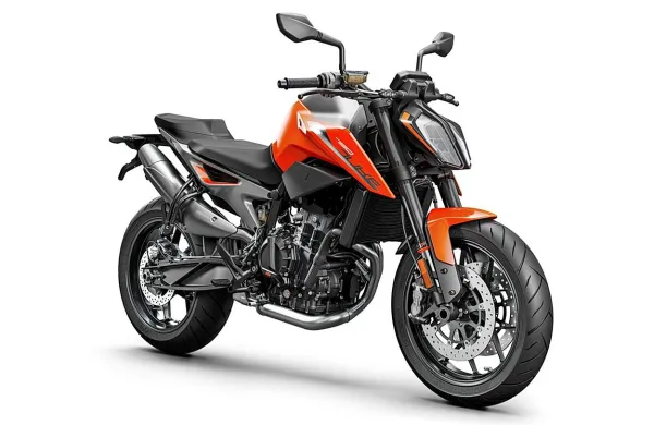 Na duku se boste počutili, kot  bi sedli na 300-kubični motor, vendar vseeno ni primeren za začetnike.

