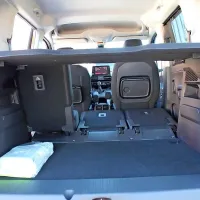 V podaljšani različici je ob podrtih sedežih zadaj kar 4000 litrov 
prostora.