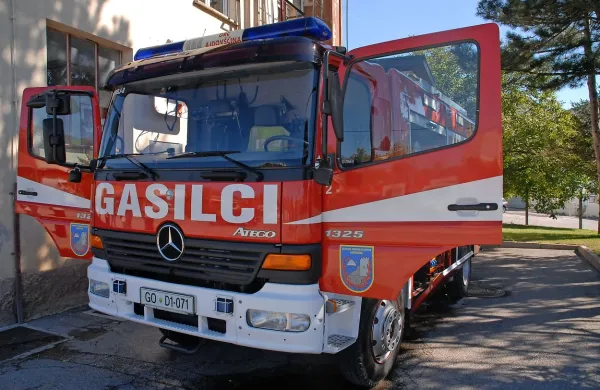 Pri ajdovskih poklicnih gasilcih je spet vroče zaradi organiziranosti  
te male samostojne enote.