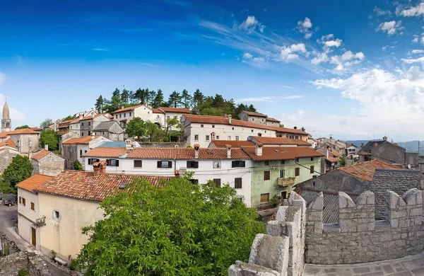 Štanjel je glavni adut turizma v komenski občini, kaj še bi lahko 
ponudili obiskovalcem, pa bodo določili v strategiji razvoja 
turizma. 