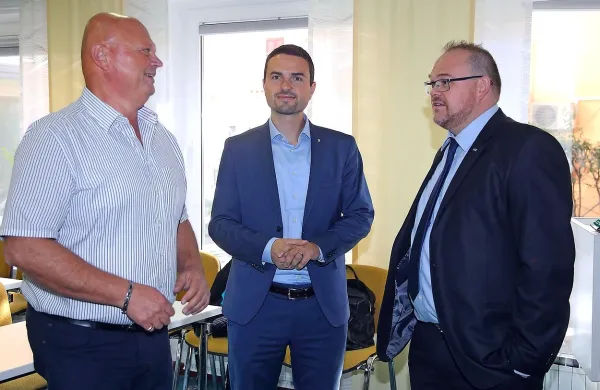 Na letošnjih županskih volitvah bo v Kopru, kjer je aktualni župan 
Boris Popovič že napovedal vnovično kandidaturo, nastopil tudi 
kandidat NSi Danijel Sertič (desno).