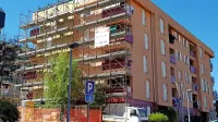 Delavci podjetja Šehu pročelje obnavljajo po navodilih cenilca in 
izvedenca gradbene stroke Salka Pivaća, ki je po naročilu koprske 
občine izdelal izvedeniško mnenje. 